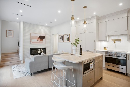 1917 3Rd Avenue, Vancouver, BC 