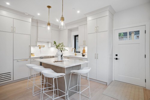 1917 3Rd Avenue, Vancouver, BC 