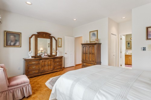 5889 Neville Street, Burnaby, BC 