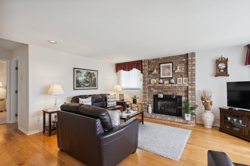 5889 Neville Street, Burnaby, BC 