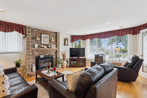 5889 Neville Street, Burnaby, BC 