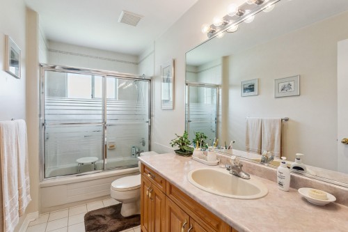 5889 Neville Street, Burnaby, BC 