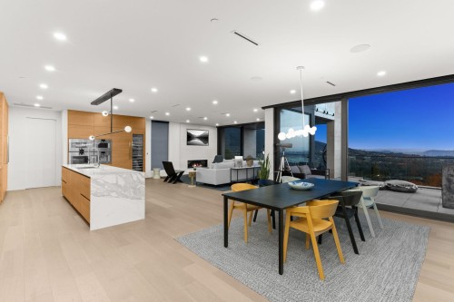 1027 Millstream Road, West Vancouver, BC 