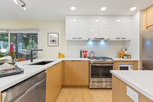 2518 Swinburne Avenue, North Vancouver, BC 