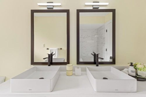 2518 Swinburne Avenue, North Vancouver, BC 