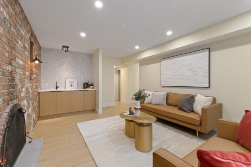 2518 Swinburne Avenue, North Vancouver, BC 