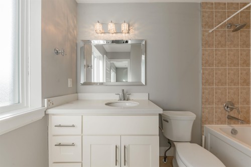 559 Bosworth Street, Coquitlam, BC 