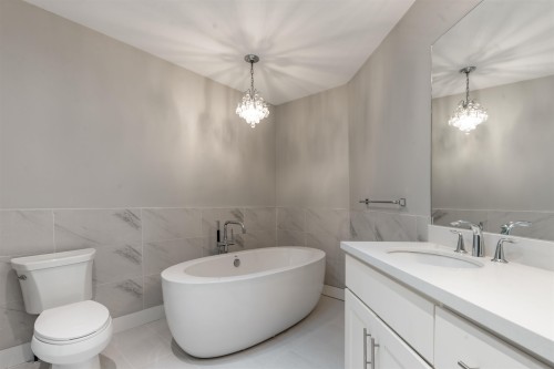 559 Bosworth Street, Coquitlam, BC 