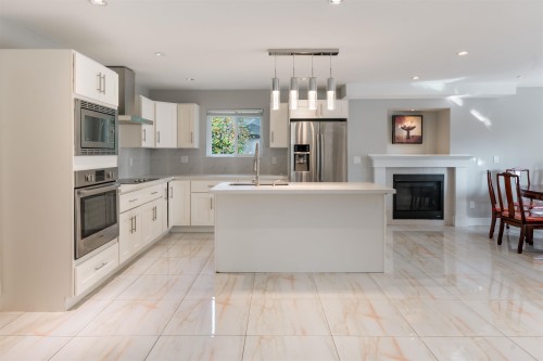 559 Bosworth Street, Coquitlam, BC 