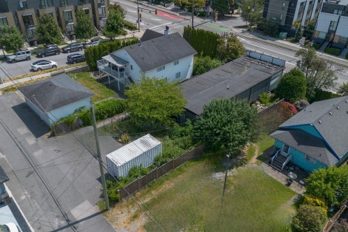 658 3Rd Street E, North Vancouver, BC 