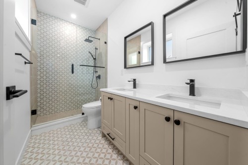 2530 Mcgill Street, Vancouver, BC 