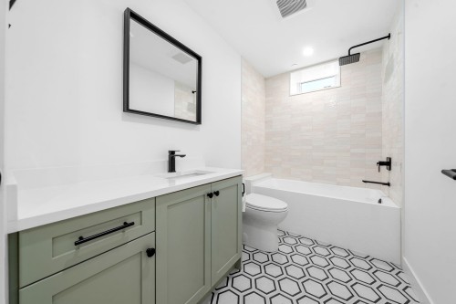 2530 Mcgill Street, Vancouver, BC 