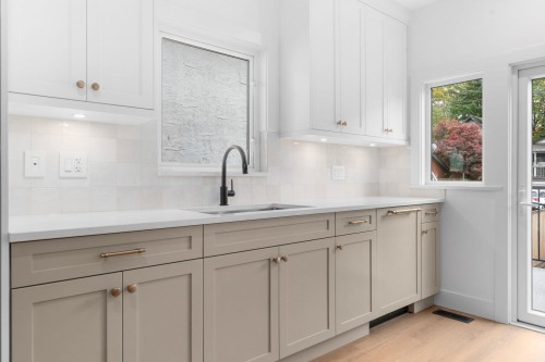 2530 Mcgill Street, Vancouver, BC 