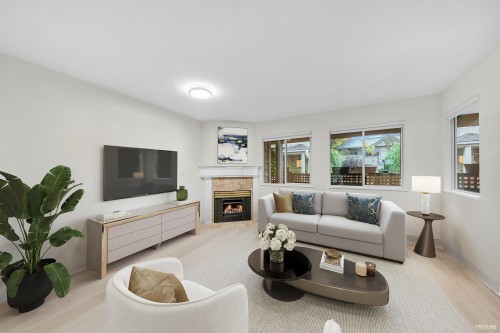 8-815 Tobruck Avenue  North Vancouver, BC V7P 1V9