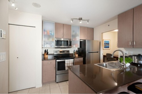 2201-977 Mainland Street, Vancouver, BC 