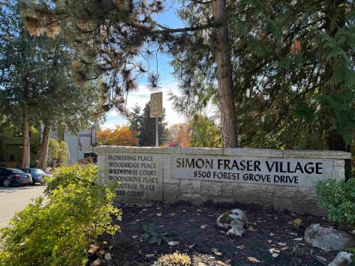 8557 Woodridge Place  Burnaby, BC V5A 4B3