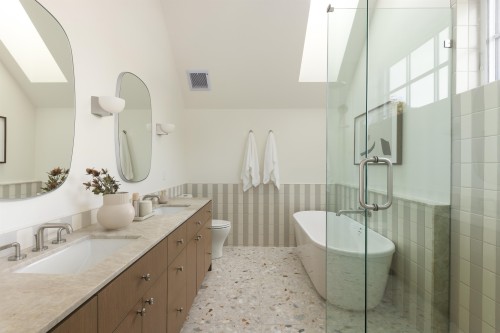 2-15 20Th Avenue W, Vancouver, BC 