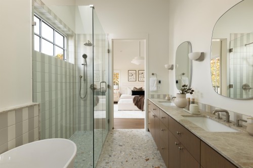 2-15 20Th Avenue W, Vancouver, BC 