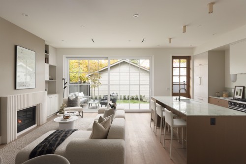 2-15 20Th Avenue W, Vancouver, BC 