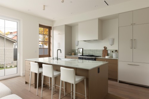 2-15 20Th Avenue W, Vancouver, BC 