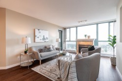 1704-6659 Southoaks Crescent  Burnaby, BC V5E 4M9