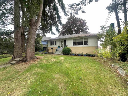 313 13Th Street E, North Vancouver, BC 