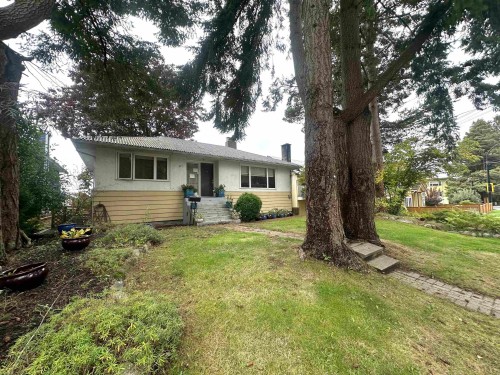 313 13Th Street E, North Vancouver, BC 