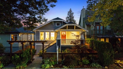 2058 5Th Avenue E, Vancouver, BC 