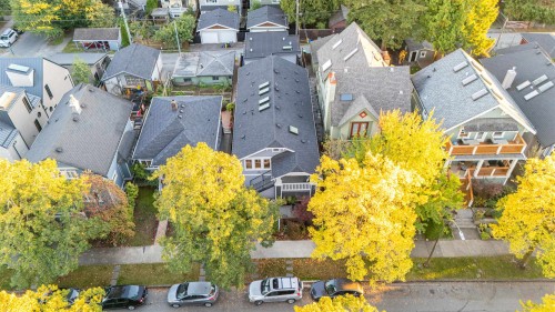 2058 5Th Avenue E, Vancouver, BC 