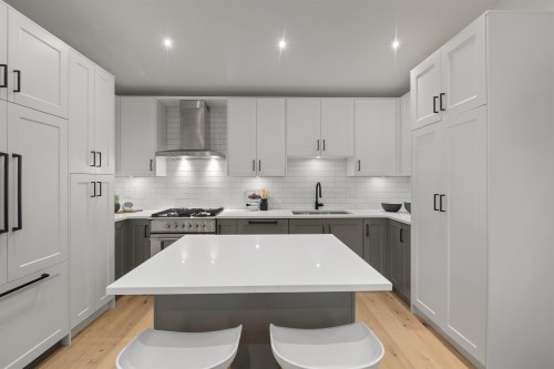 2058 5Th Avenue E, Vancouver, BC 