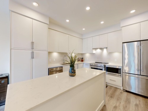 513-700 Clarke Road, Coquitlam, BC 