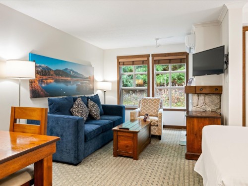 422-4899 Painted Cliff Road  Whistler, BC V8E 1E2