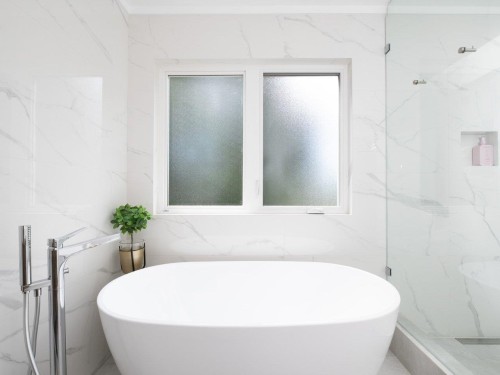 4283 Capilano Road, North Vancouver, BC 