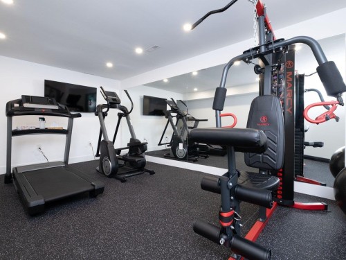 4283 Capilano Road, North Vancouver, BC 