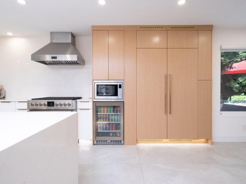 4283 Capilano Road, North Vancouver, BC 