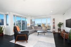 3206-1111 Richards Street  Vancouver, BC V6B 0S3