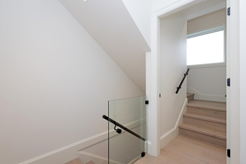 2380 5Th Avenue E, Vancouver, BC 