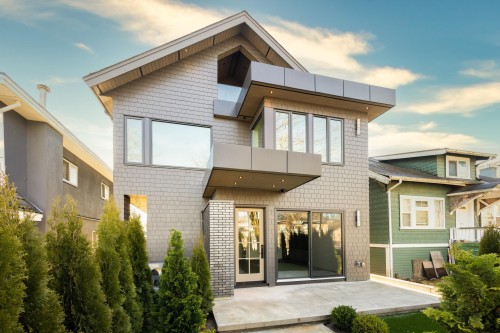 2380 5Th Avenue E, Vancouver, BC 