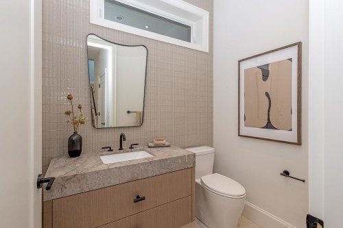 2380 5Th Avenue E, Vancouver, BC 