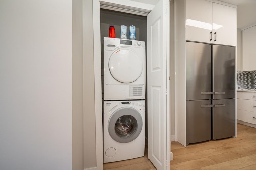 3099 6Th Avenue W, Vancouver, BC 