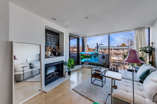 304-2525 Blenheim Street  Vancouver, BC V6K 4W6