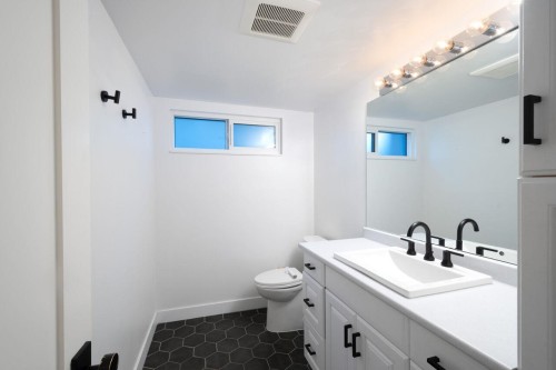 5 Campion Court, Port Moody, BC 