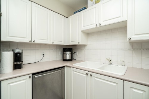 304-488 Helmcken Street, Vancouver, BC 