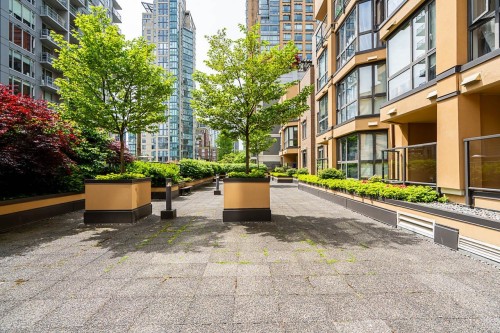 304-488 Helmcken Street, Vancouver, BC 