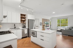 415-3229 St Johns Street  Port Moody, BC V3H 0M4