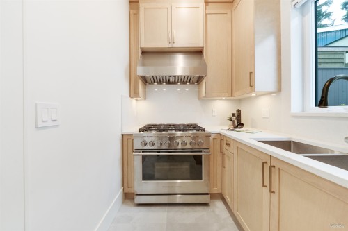 5091 Patrick Street, Burnaby, BC 