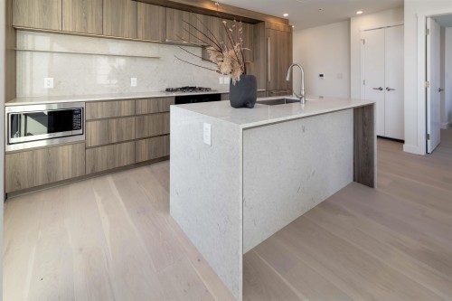 206-5212 Cambie Street, Vancouver, BC 