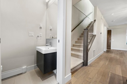 5522 Oak Street, Vancouver, BC 