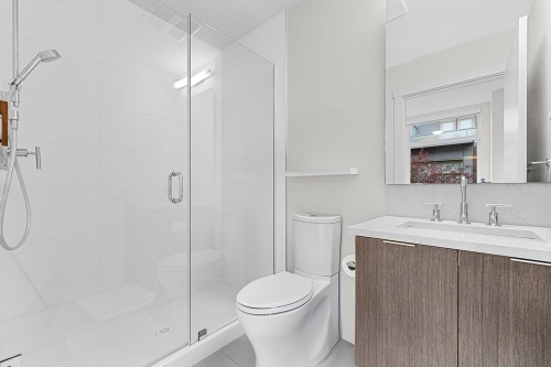 5522 Oak Street, Vancouver, BC 