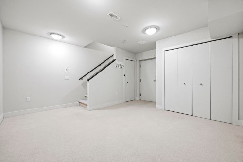 5522 Oak Street, Vancouver, BC 